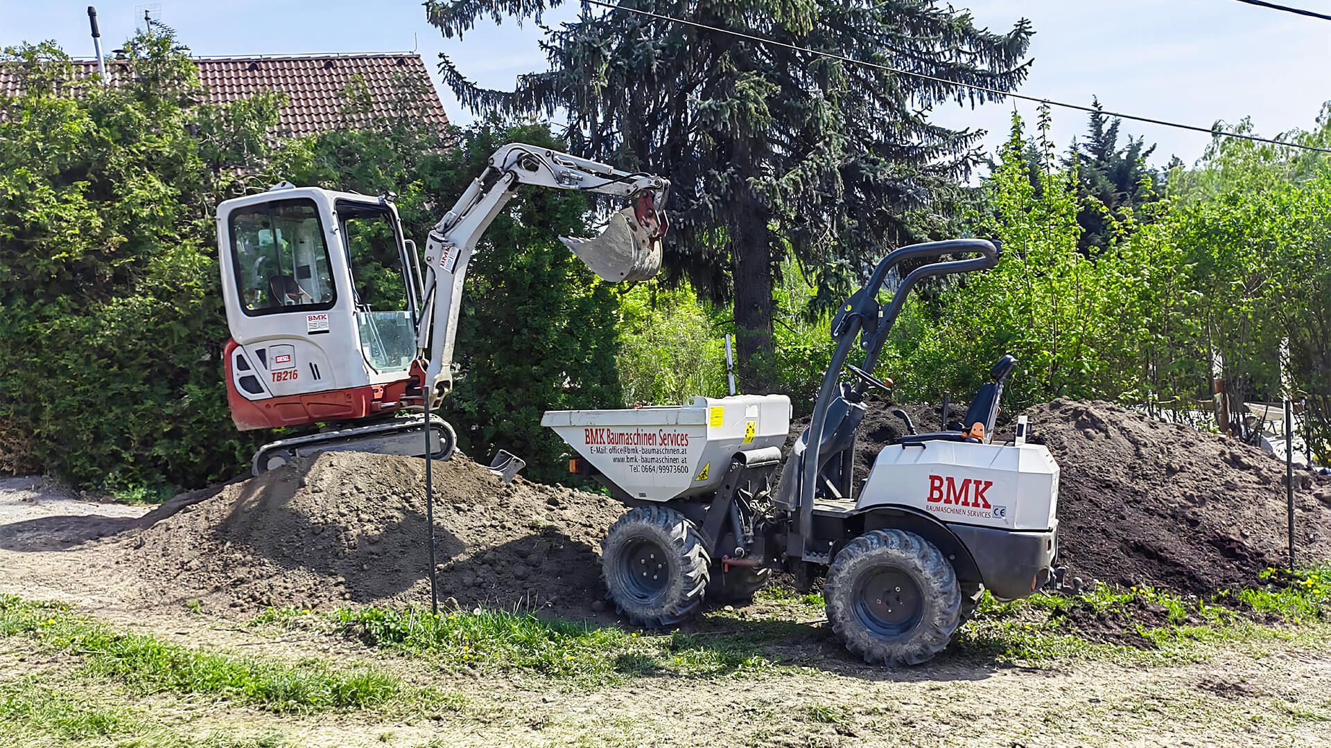 BMK Baumaschinen Services - TB216 Minibagger und BMK Minidumper im Einsatz für effiziente Erdarbeiten in Wien und Niederösterreich